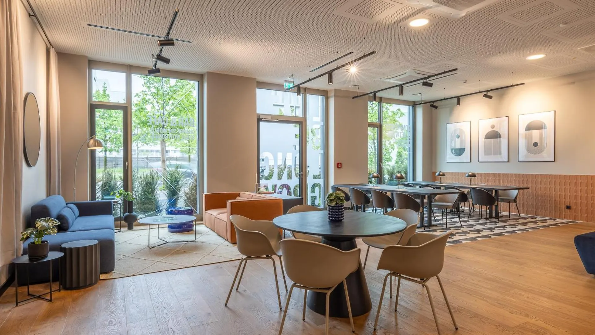 ***  Hotel The Base Munich Allemagne