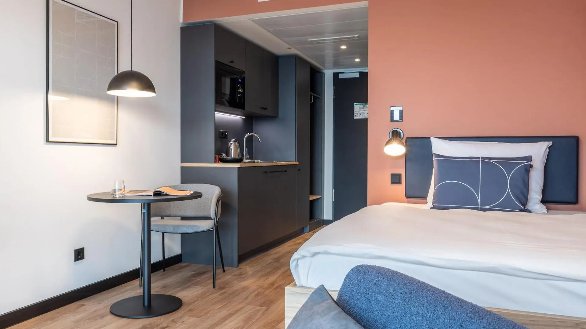 ***  Hotel The Base Munich Allemagne